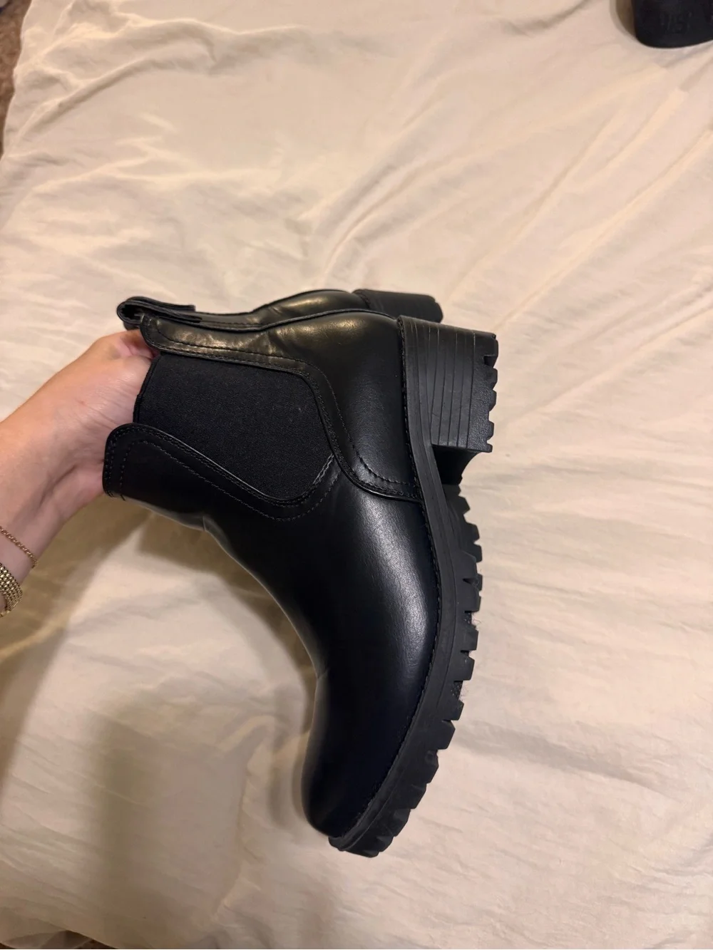 Black Women's Chelsea Ankle Boots - Sleek Pull-On Design